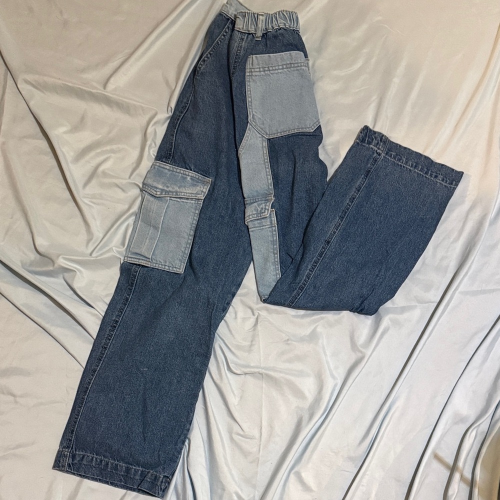 Forever 21 Women’s Two-Tone Blue Cargo Jeans